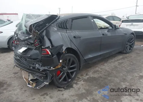 2024 Tesla Model S Plaid Tri Motor All-Wheel Drive z USA, uszkodzony, nr VIN 5YJSA1E66RF534577